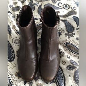 Womens Clark’s leather Heeled ankle boots